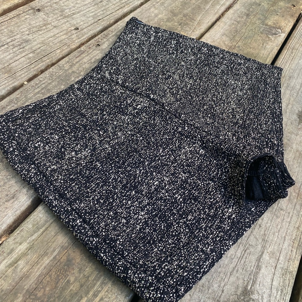 Fitted Black Shimmery Shorts!